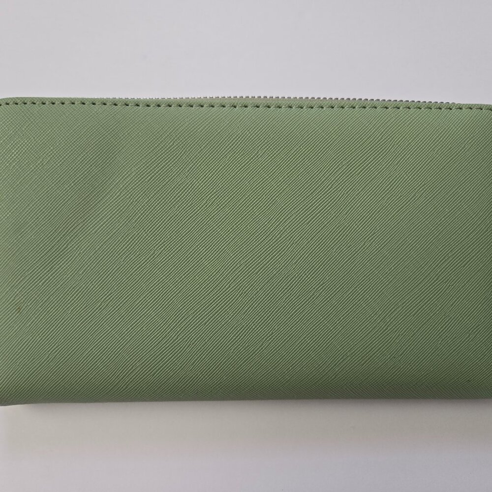 Betsy Johnson Boxed Zip Around Bow Wallet Wristlet - Picture 4 of 8